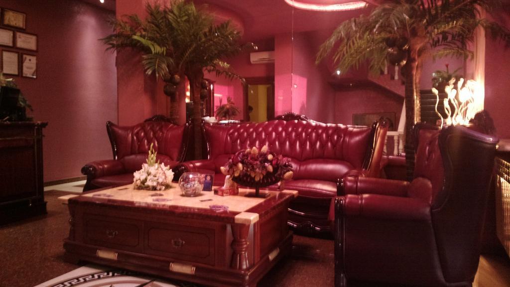 Sochi Plaza Hotel Erévan Extérieur photo