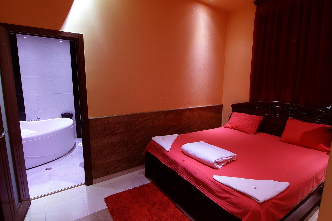 Sochi Plaza Hotel Erévan Extérieur photo